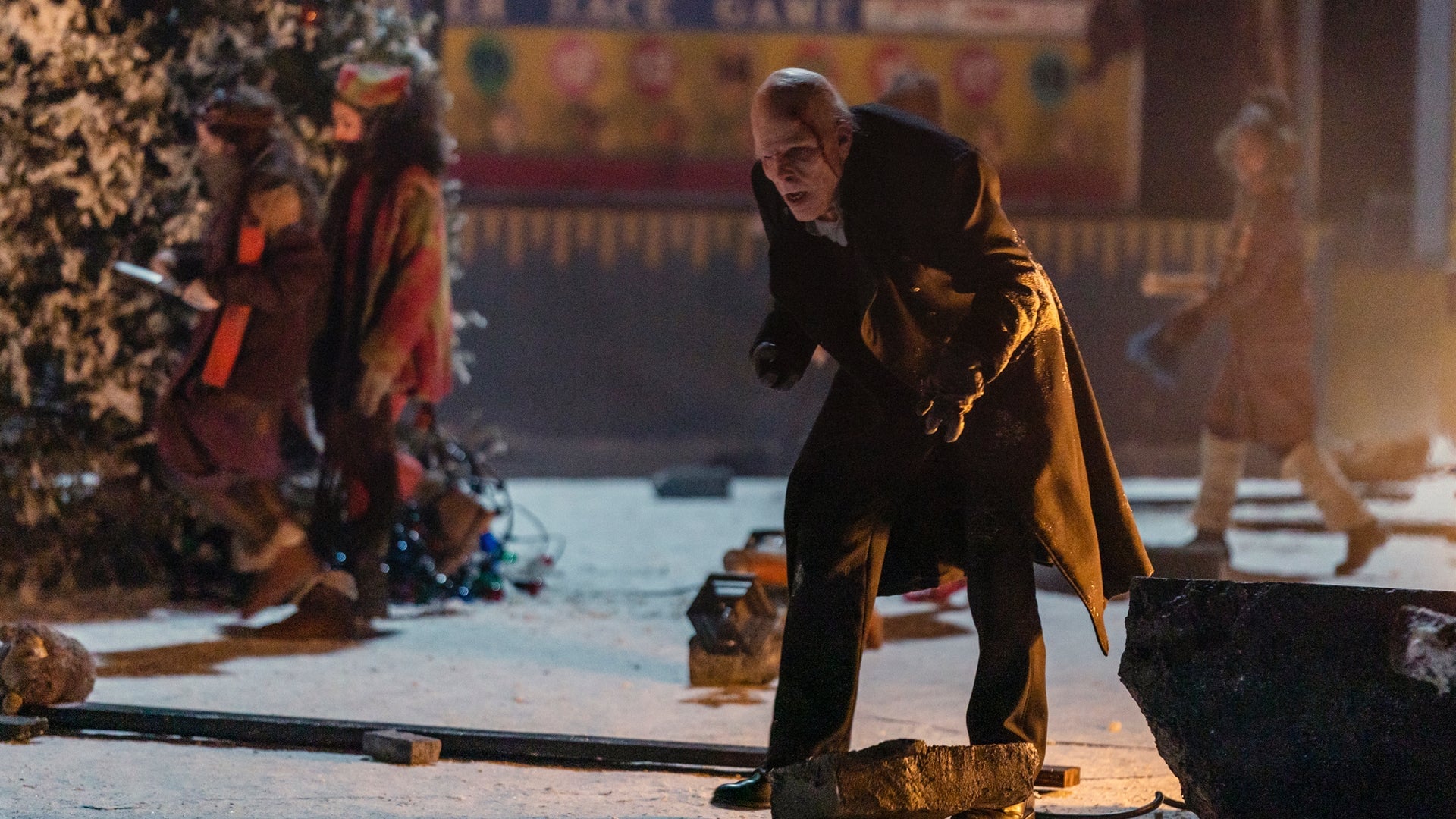 Charlie Manx (Zachary Quinto) watches Christmasland crumble in episode nine.