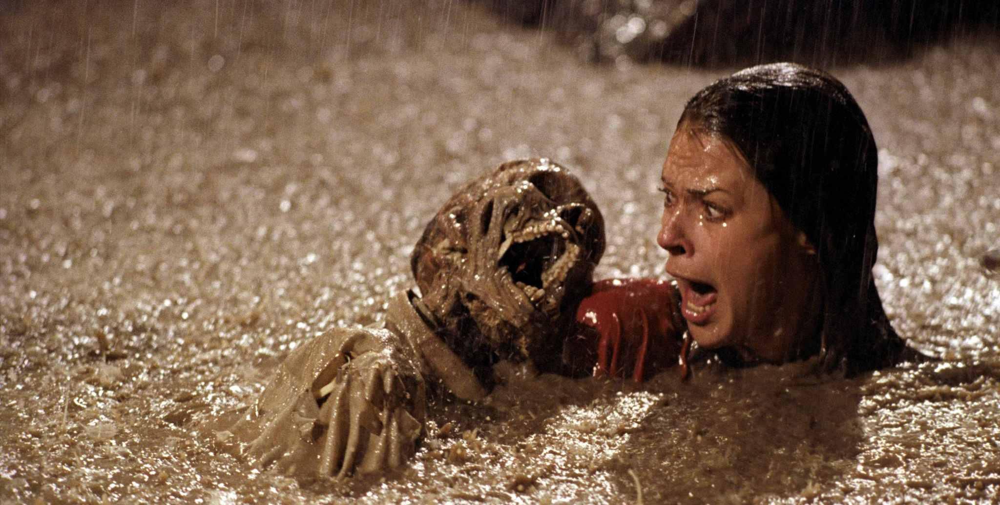 JoBeth Williams is amazing in Poltergeist.