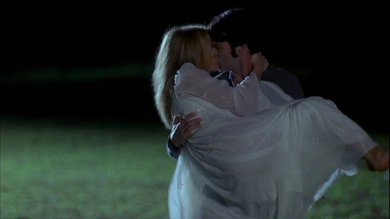 See, this is what I’m here for: hot vampire sex in flowing nightgowns. 