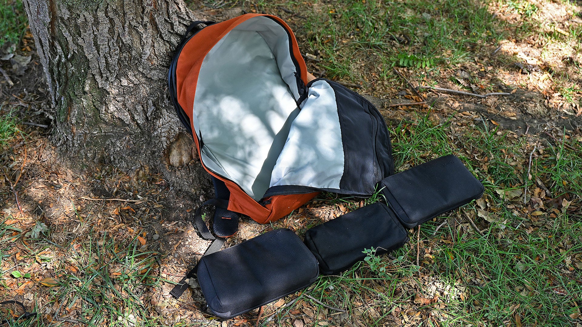 Using smaller pouches and inserts make it easy for the MTW Backpack to accommodate various loads, while also being able to quickly adjust any oddly shaped items you might need to carry. 