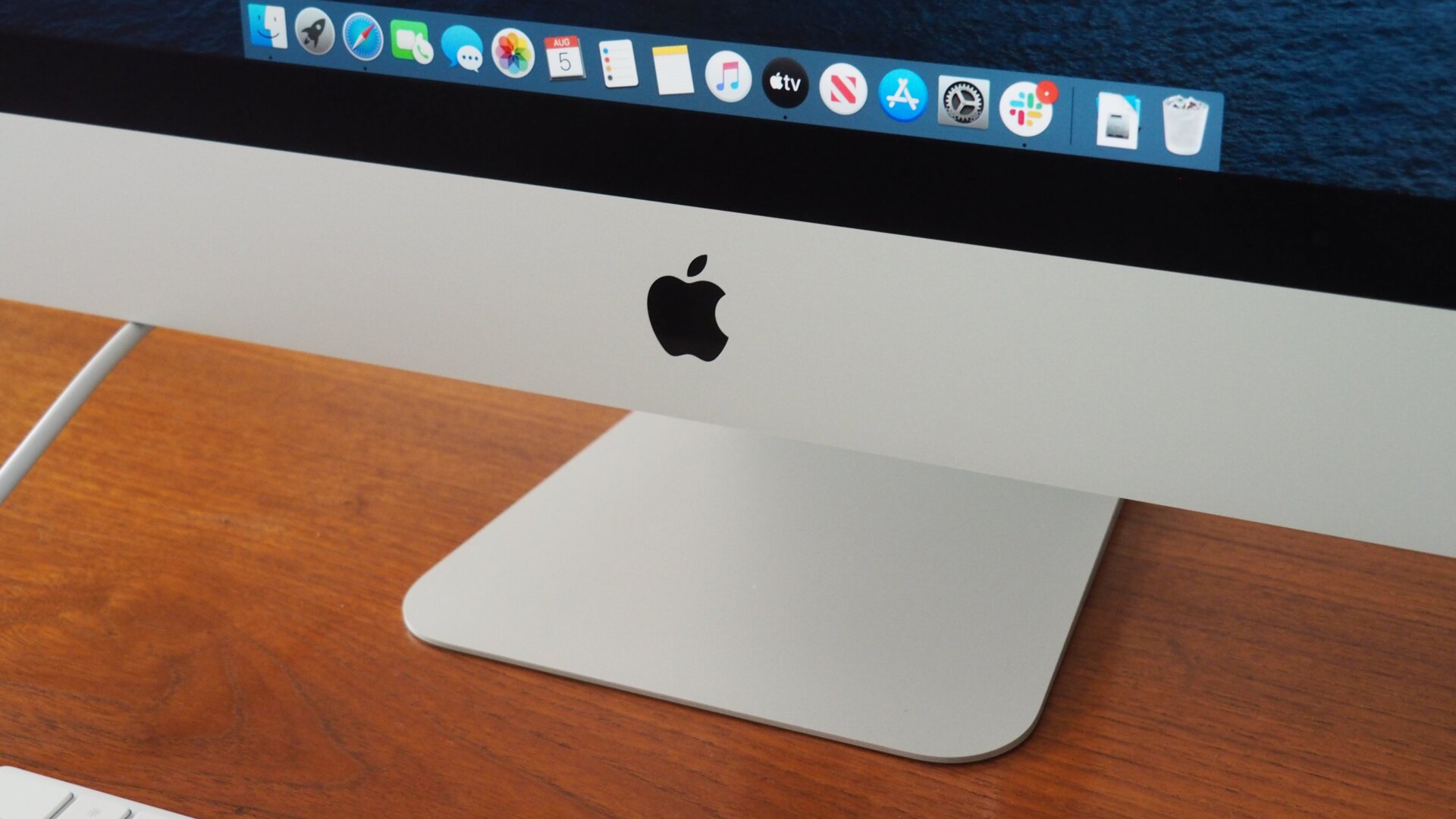 There’s no getting around it: This design is old. These bezels gotta go. But I still can’t help but like it.