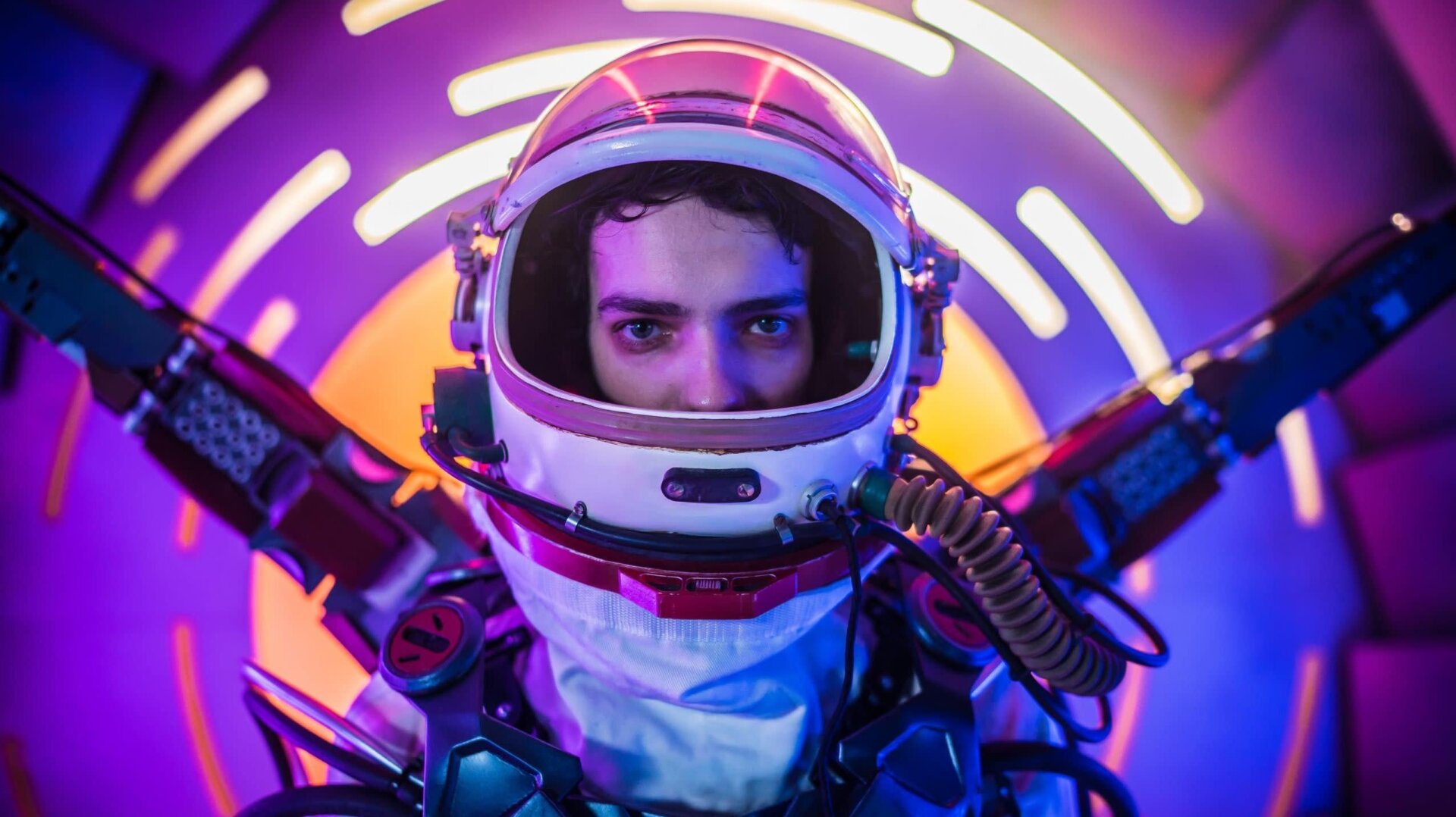 Kodi Smit-McPhee in 2067.