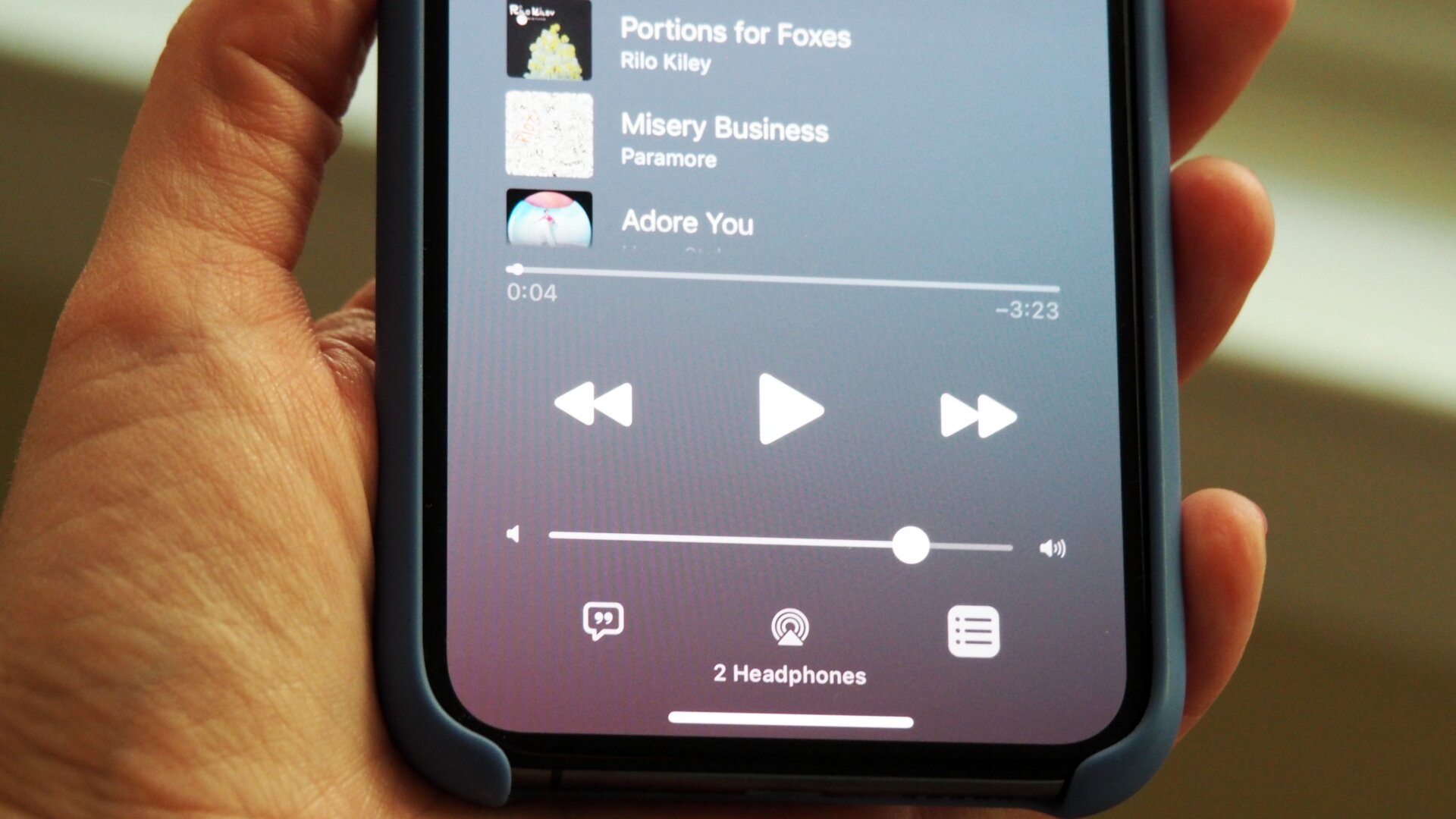 Beats Flex can take advantage of iOS features like audio sharing.
