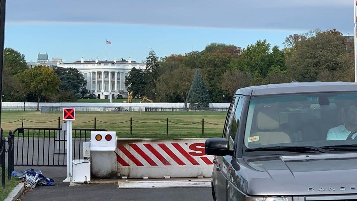 Photo: What appears to be a low barrier for additional reinforcements; image via a Gizmodo tipster