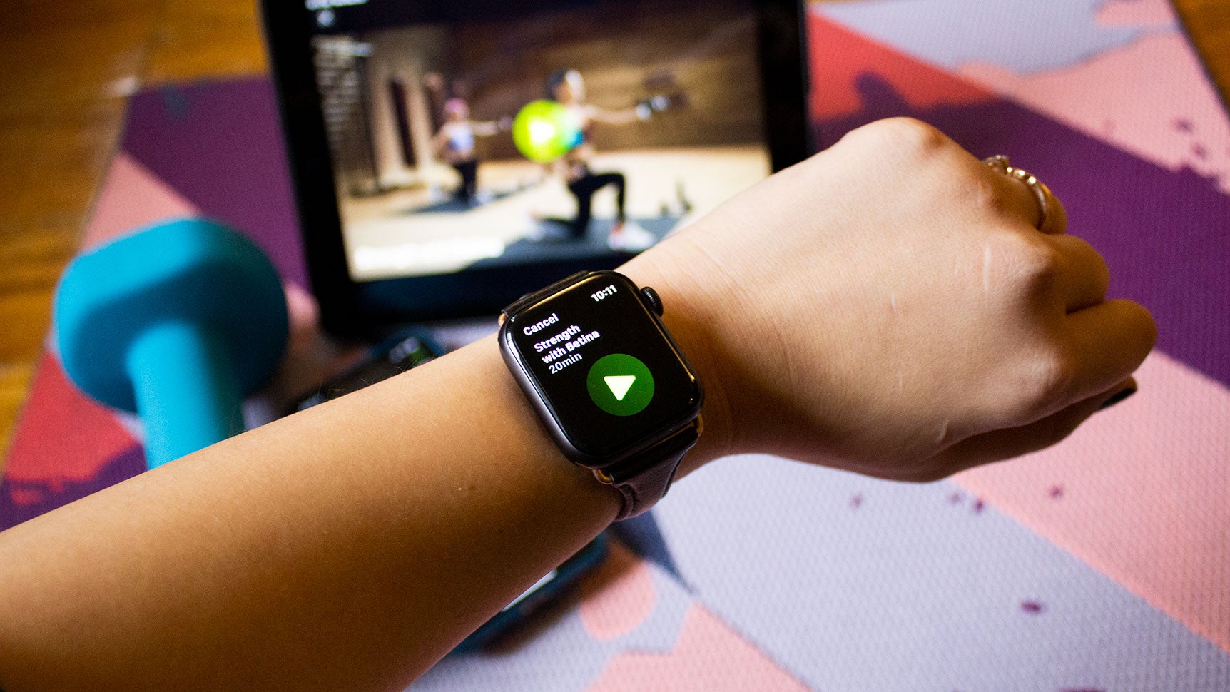 You can start, pause, and end your workouts from the wrist regardless of device.