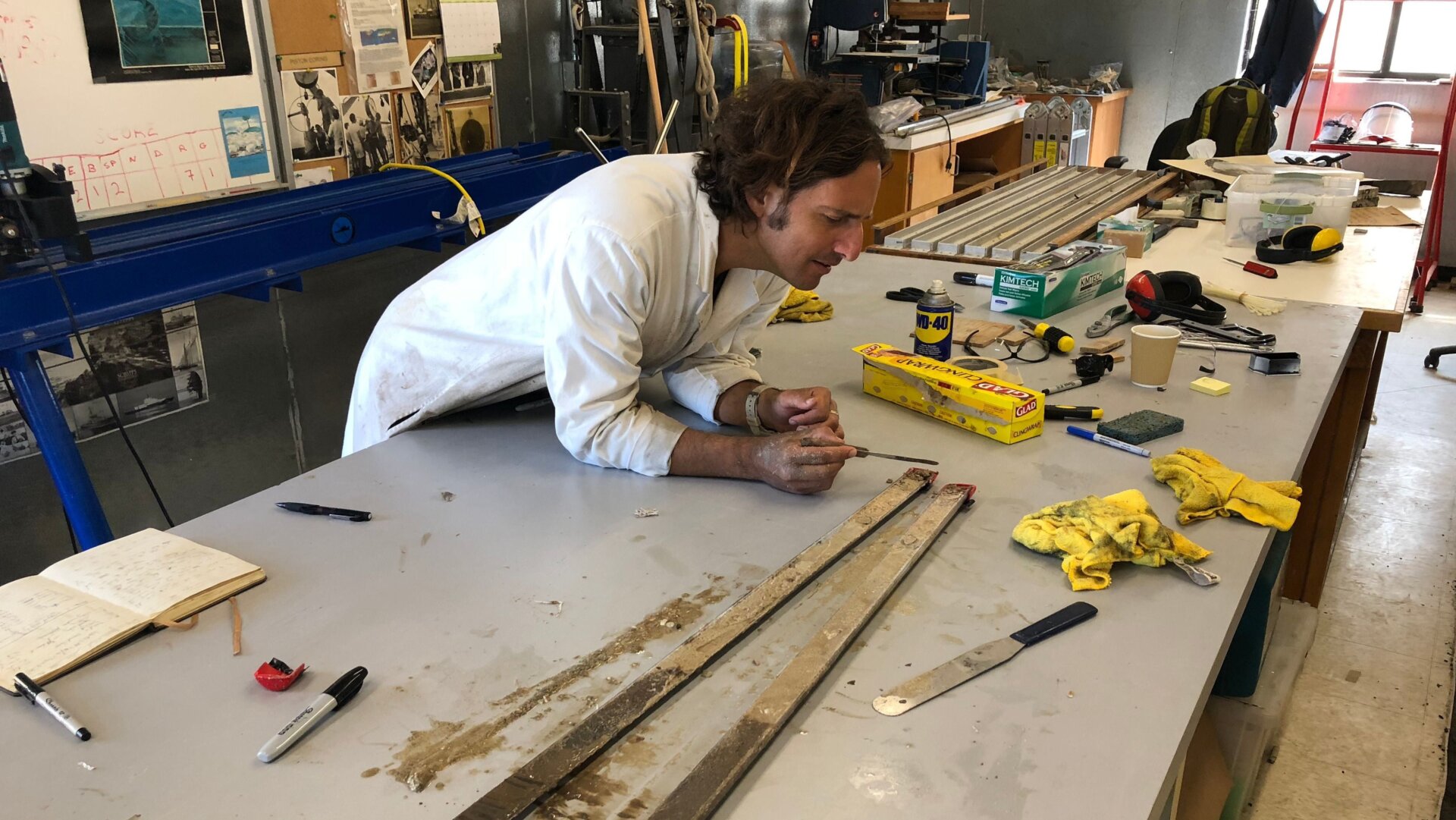 Shtienberg with the cylindrical sediment cores from the beach.