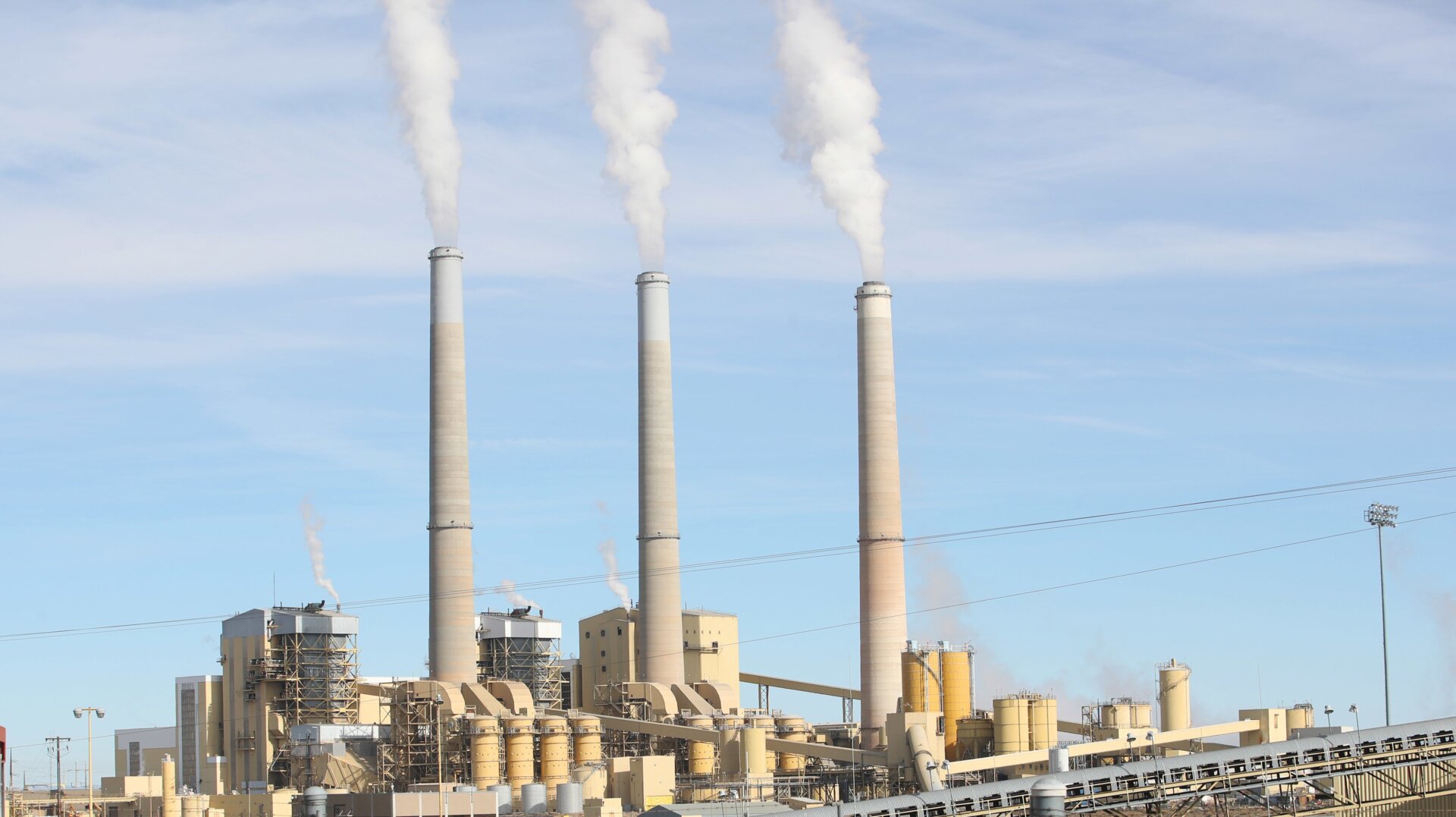 PacifiCorp’s Hunter coal fired power pant releases steam as it burns coal outside of Castle Dale, Utah on November 14, 2019