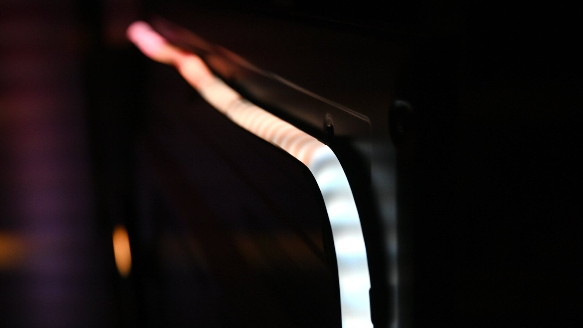 The Play Gradient features a total of seven lighting zones: three along the top of your TV plus two on either side. Nothing on the bottom though. 