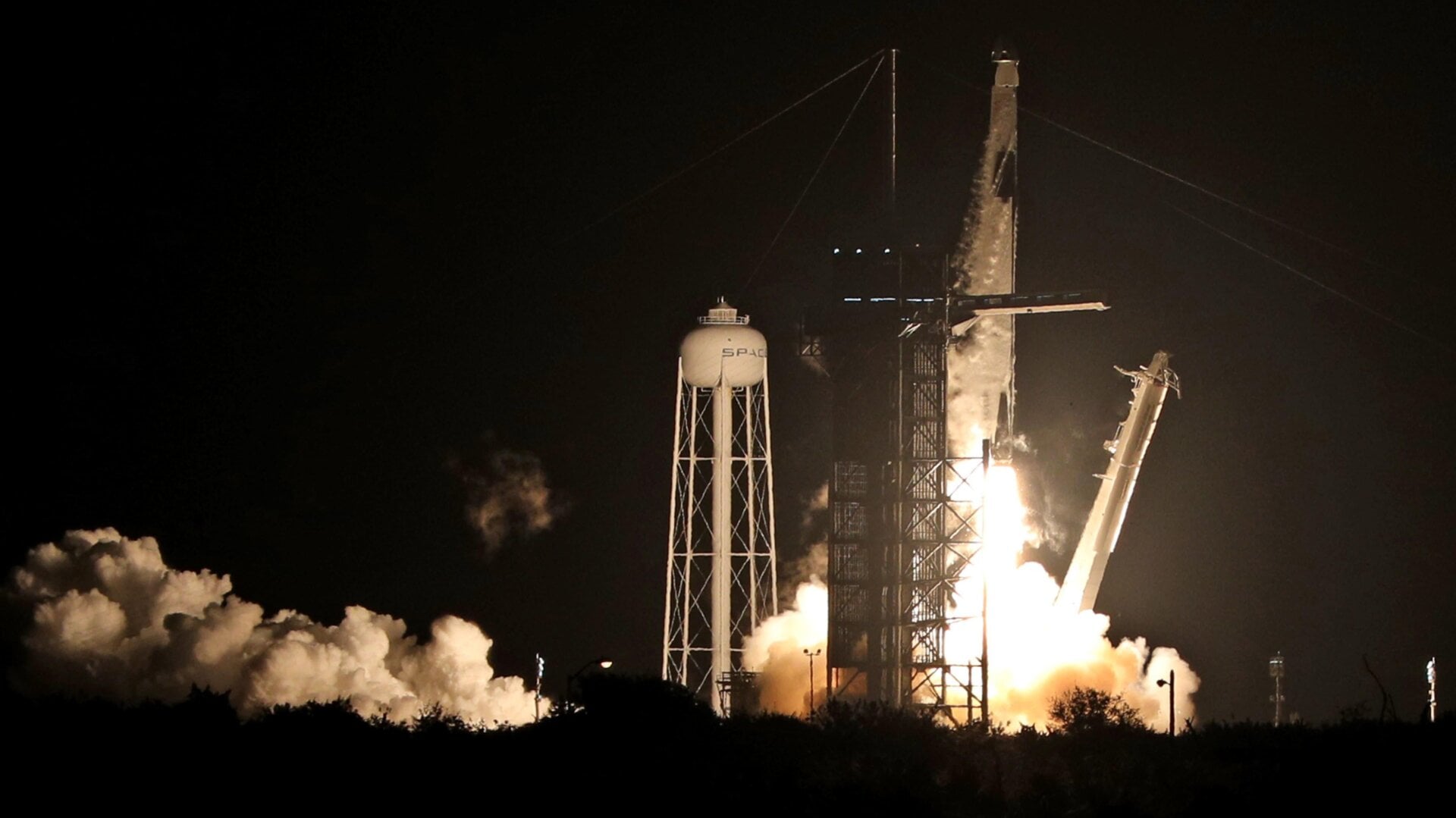 A SpaceX Falcon 9 rocket lifts off from launch complex 39A at the Kennedy Space Center in Florida on November 15, 2020.
