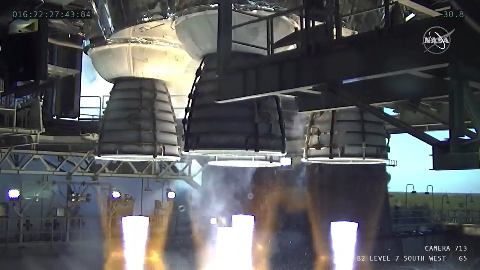 The four RS-25 engines during the hotfire test. 