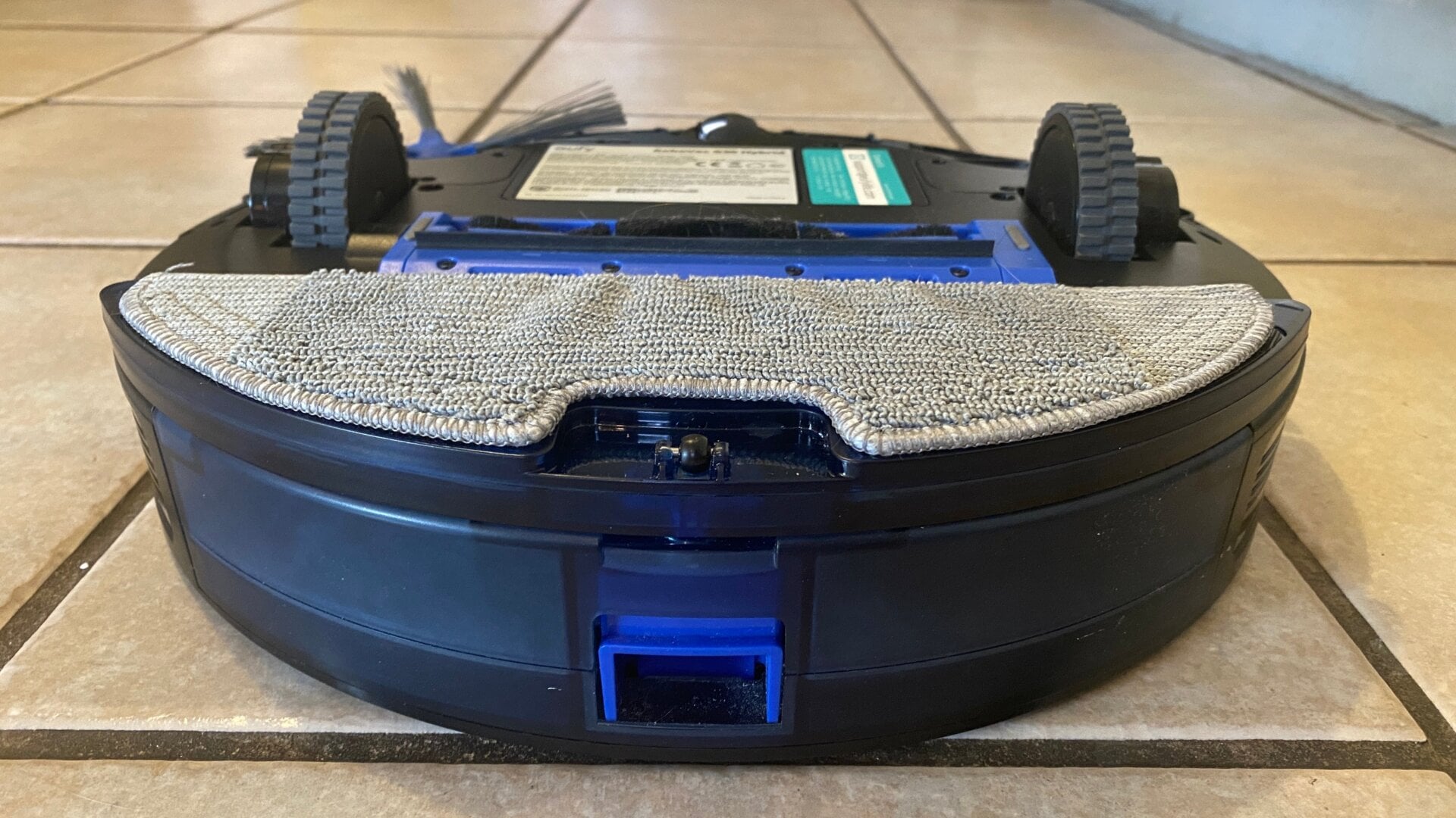 The pad you snap on for mopping.