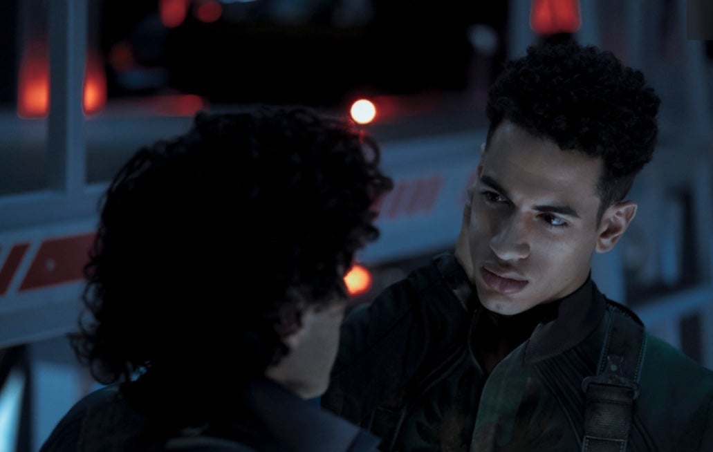 He loves me, he loves me not.