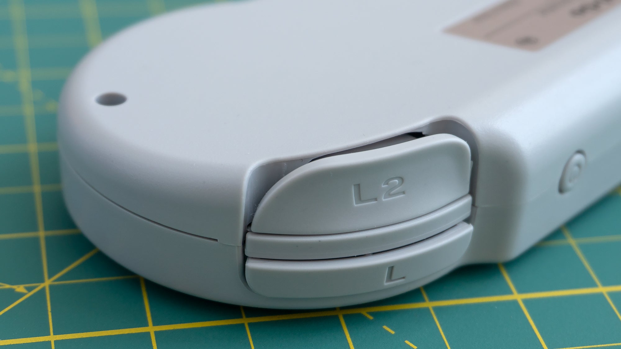 The shoulder buttons on the PocketGo S30 are big with lots of travel and feel great to play with, assuming you can find an optimal layout for your fingers.