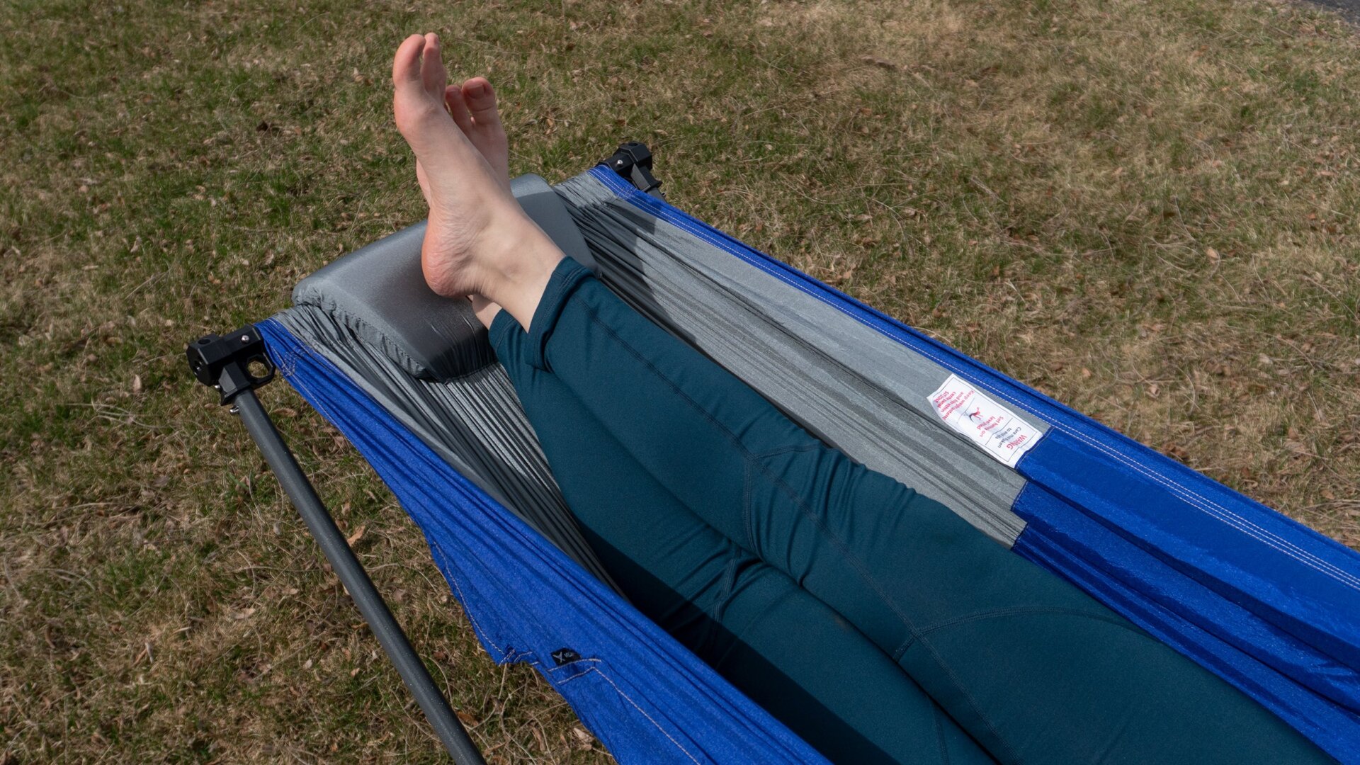 The Mock ONE hammock is made from the same type of soft nylon material as parachutes, and feels very breathable and comfortable to stretch out in.