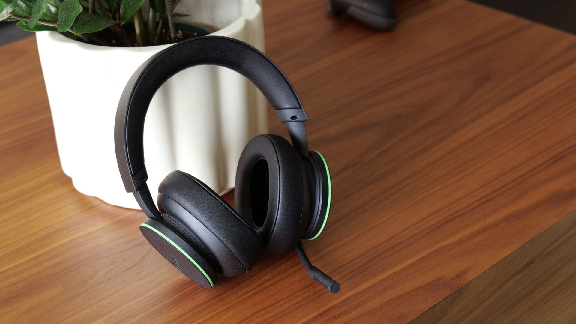 One of the issues for the Xbox Wireless Headset on PC is that it only supports Bluetooth connectivity, so if you want higher quality audio you have to buy Microsoft’s $25 wireless adapter. But on an Xbox laptop, Microsoft could include support for the Xbox’s wireless protocol natively and save you from the hassle of buying the dongle. 