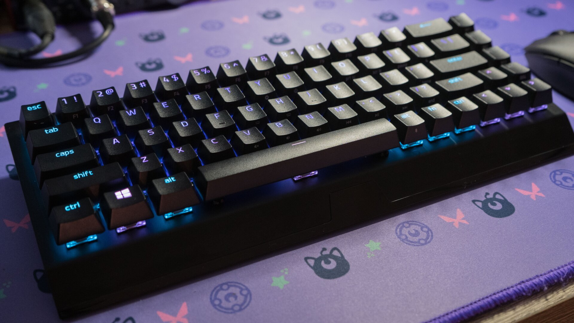 The Razer BlackWidow V3 Mini is one of the best available mainstream solutions for a wireless compact mechanical keyboard. Just don’t expect super-long battery life. 