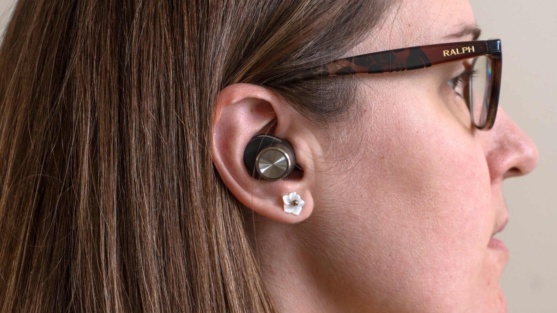 The PI7's design keeps them comfortably secure in your ear, but I tend to prefer physical shortcut buttons on earbuds over touch-sensitive pads.