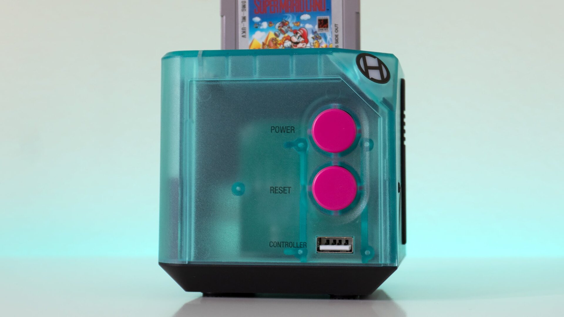 Hyper Beach is what Hyperkin calls this ‘90s-inspired color scheme.