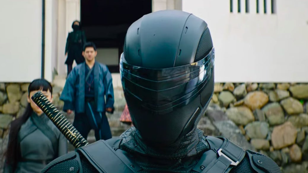 Snake Eyes suiting up.