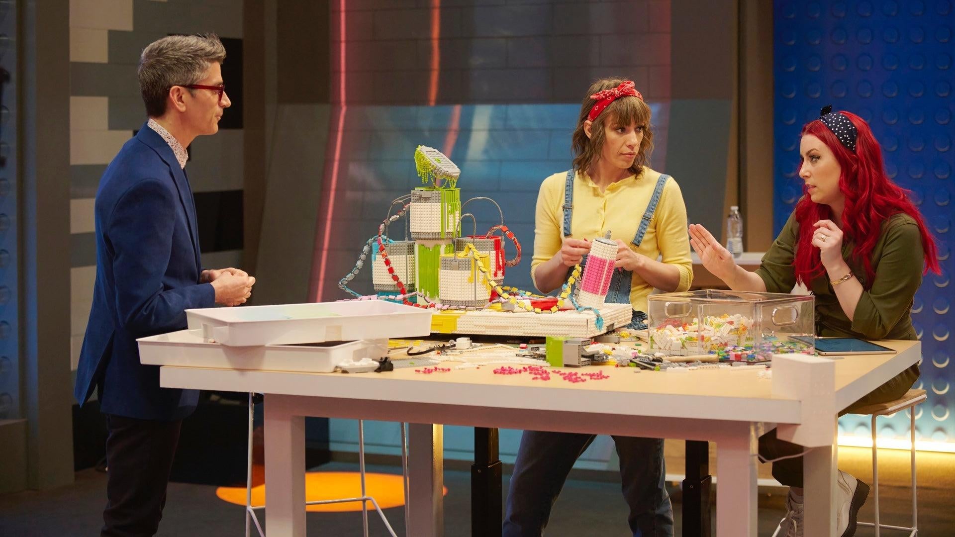 Barnet talks with contestants  Natalie and Michelle.