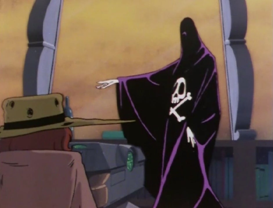 Emeraldes in her first robe disguise.