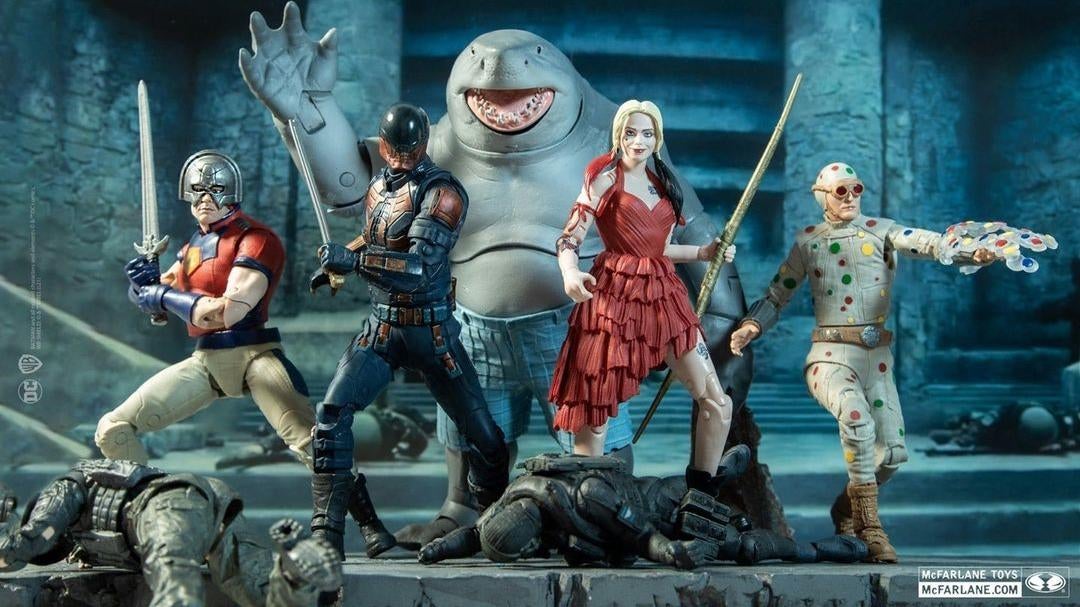 King Shark comes with “raising his arm to make a dumb comment” action!