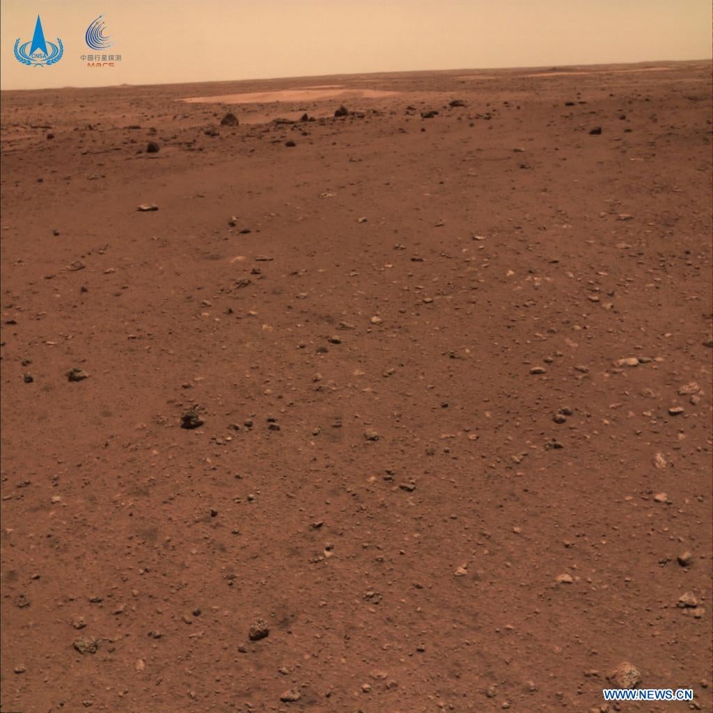 A view of the Chinese lander’s immediate environment. 