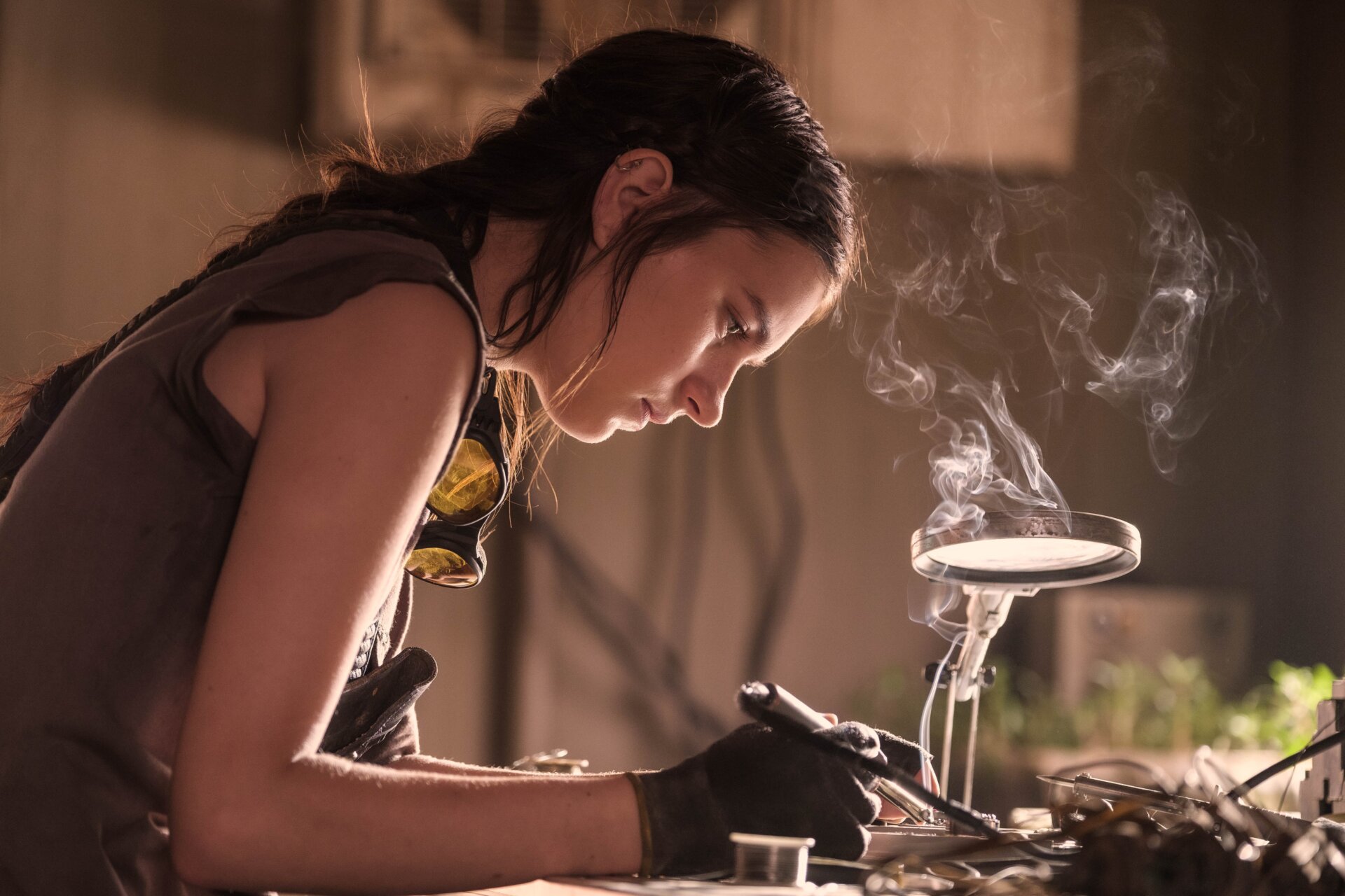 Nell Tiger Free as the teenaged Remmy.