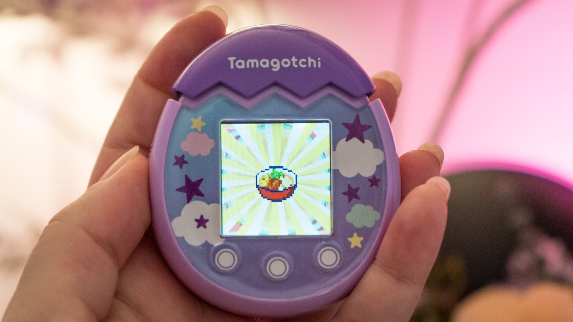 Cook your own food by using the camera and the touch buttons.