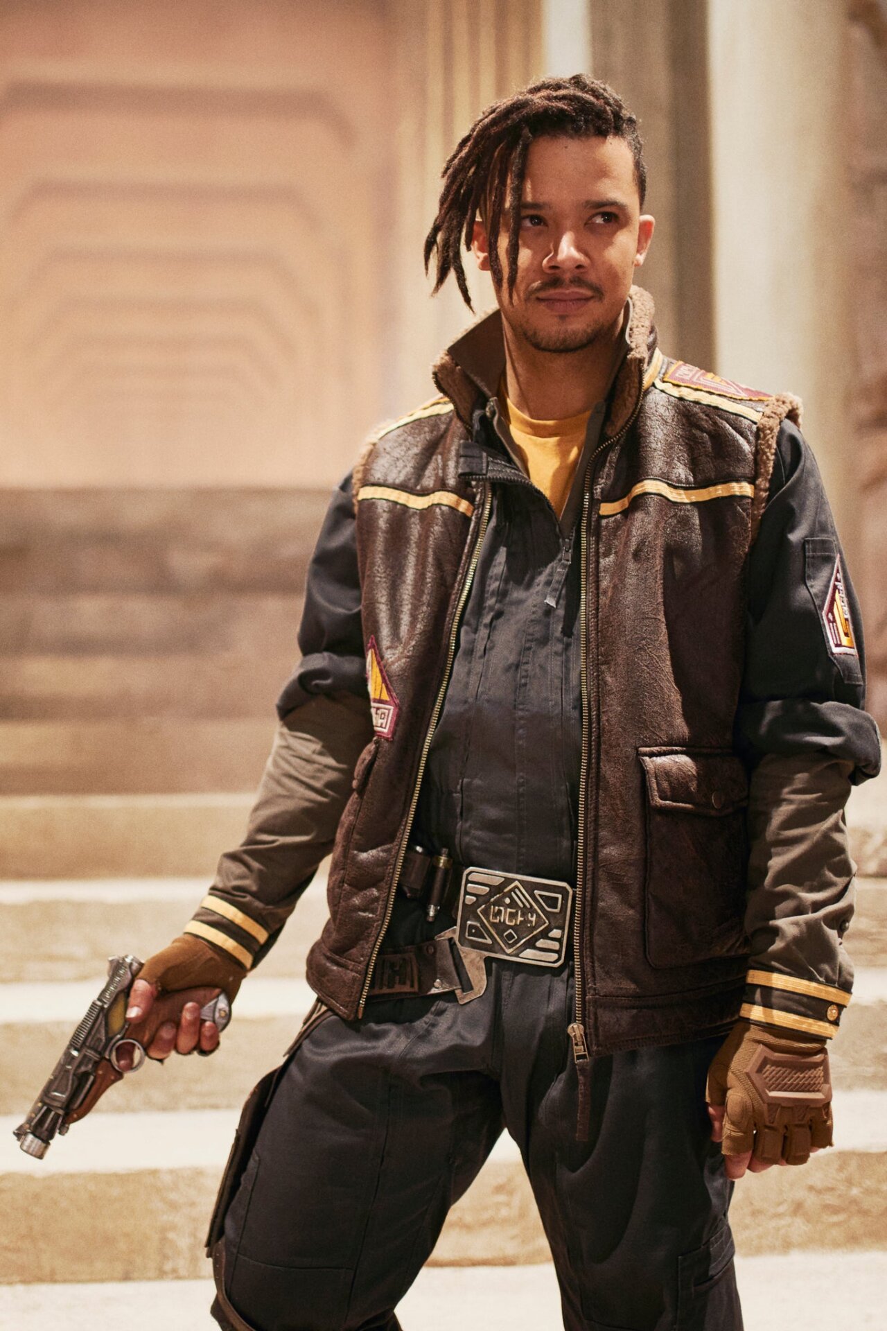 Jacob Anderson as Vinder.