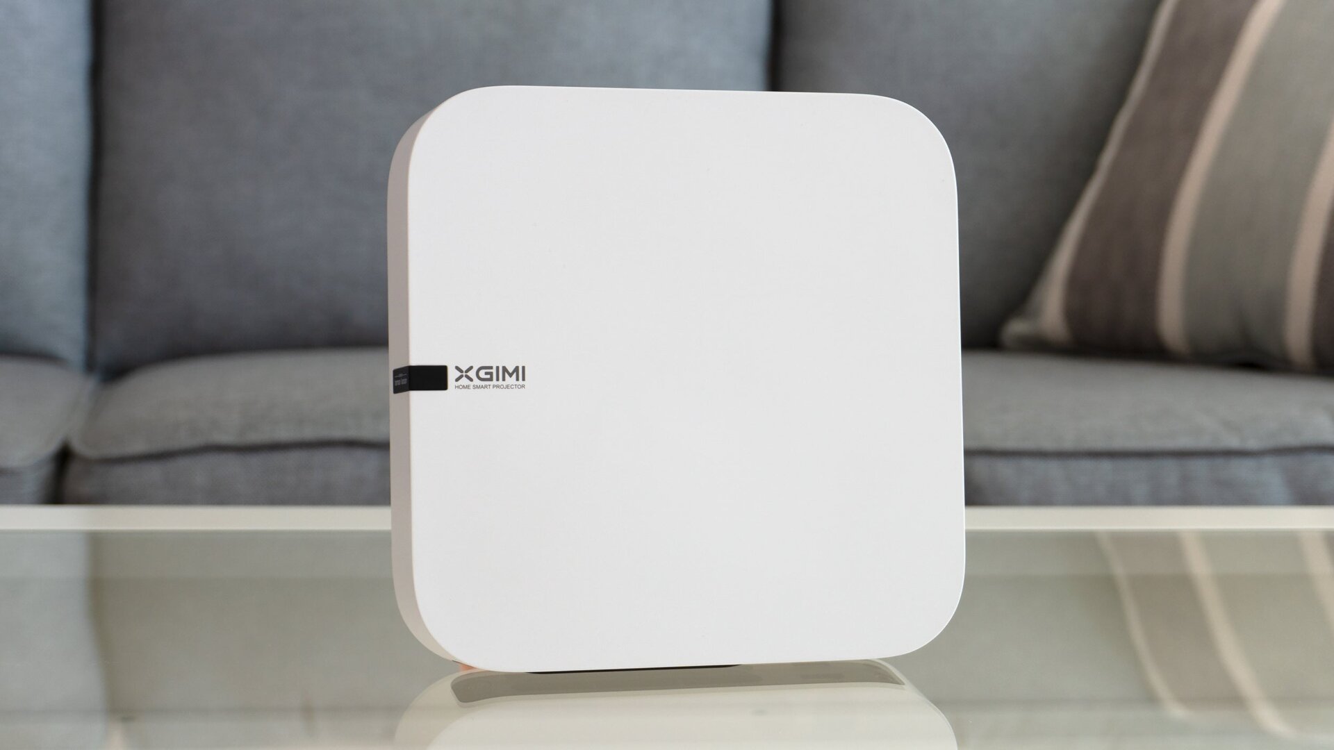 Without any buttons on the top the Elfin could easily be mistaken for a modern wifi router or digital bathroom scale.