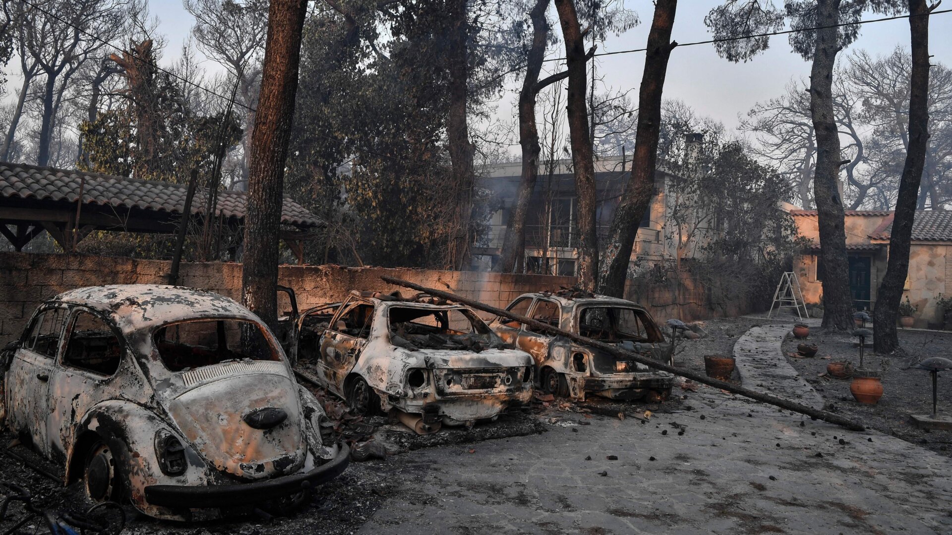Burned cars in Varybombi.