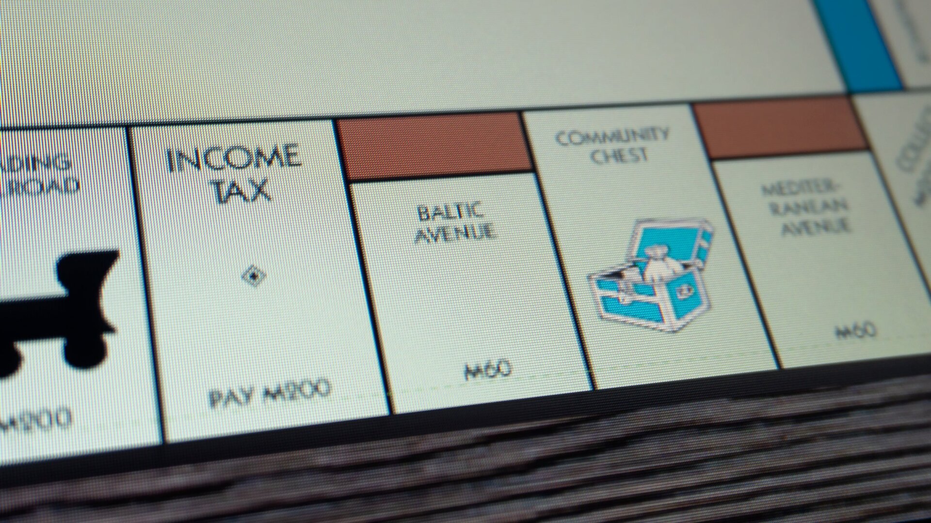 Both the 24 and 32-inch versions of the Infinity Game Table features screens with a 1920 x 1080 resolution, which makes fine text and some graphics look very pixelated or aliased.