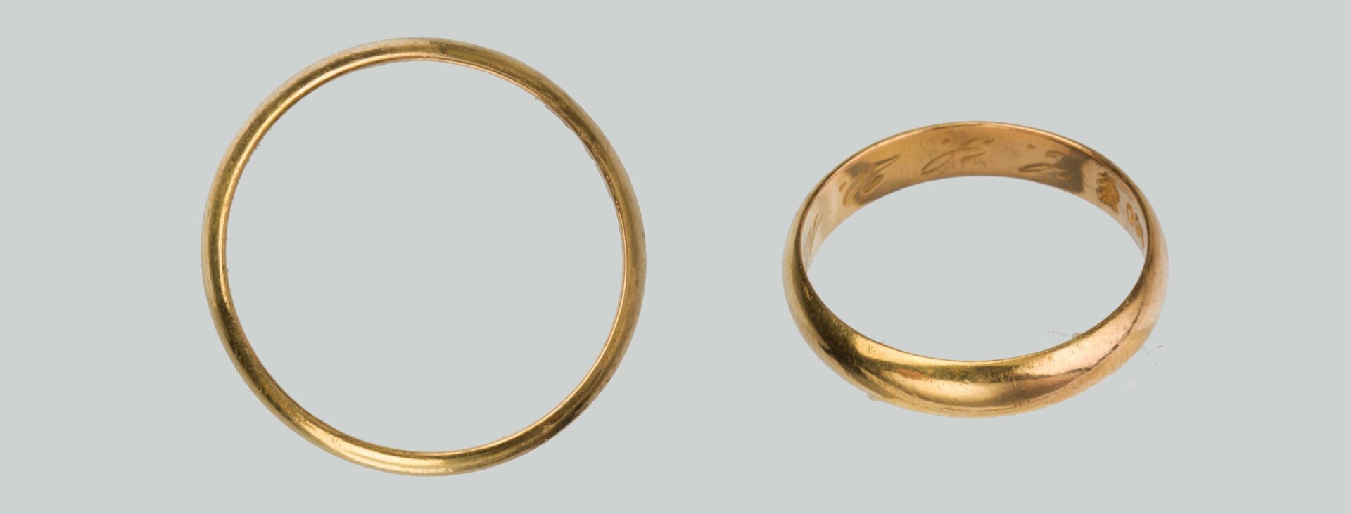 The gold wedding ring belonging to Irena Szydłowsk.