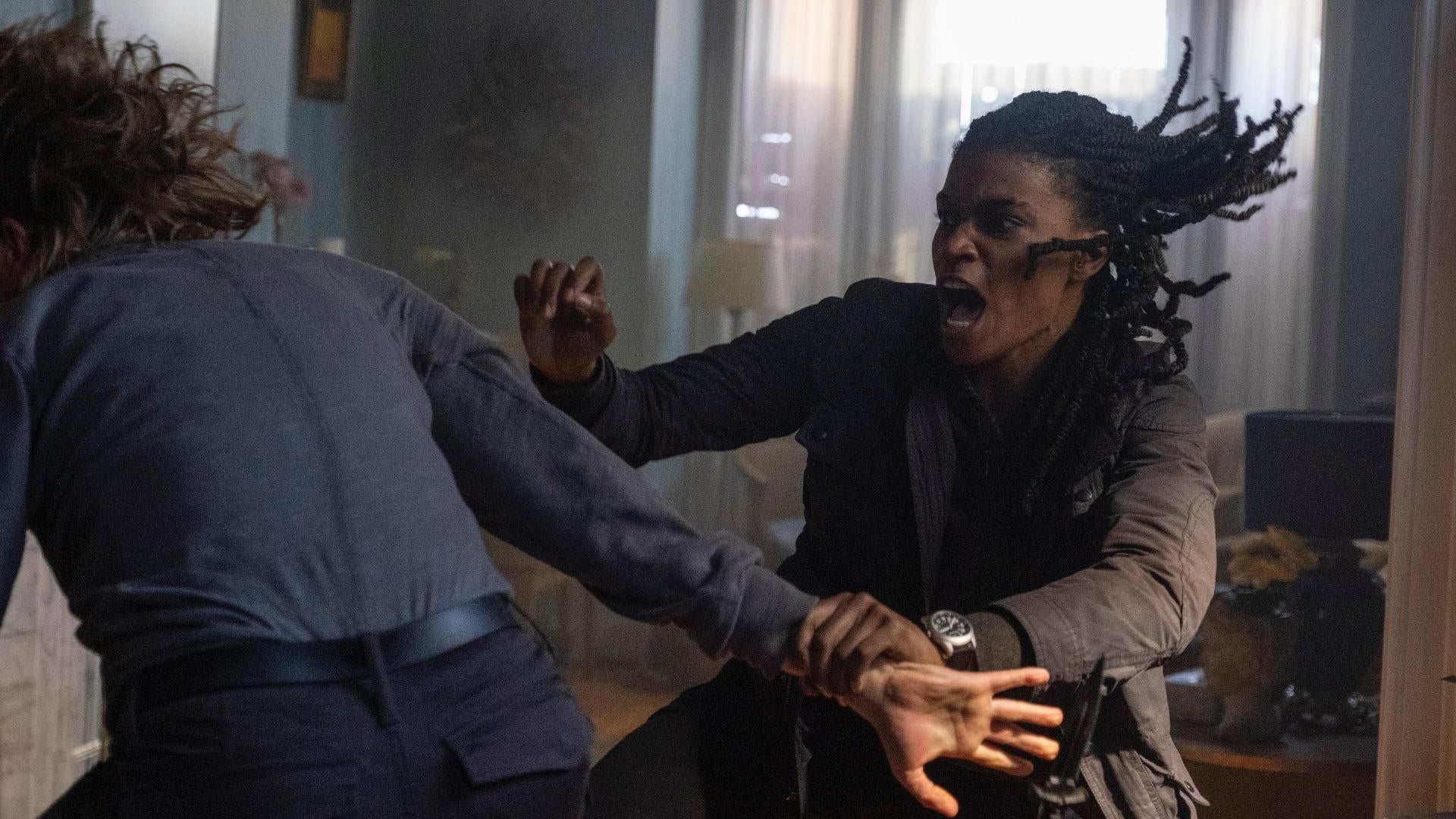 Agents fighting it out.