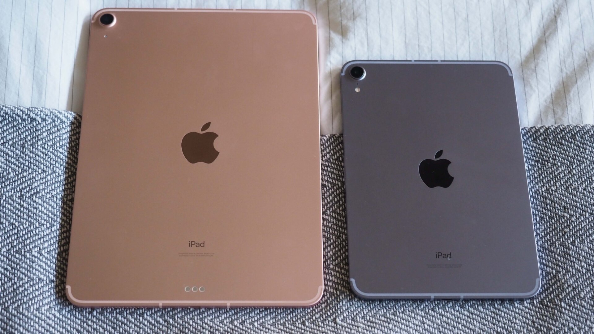 iPad Air (left) and iPad Mini (right) are lopsided peas in a pod.