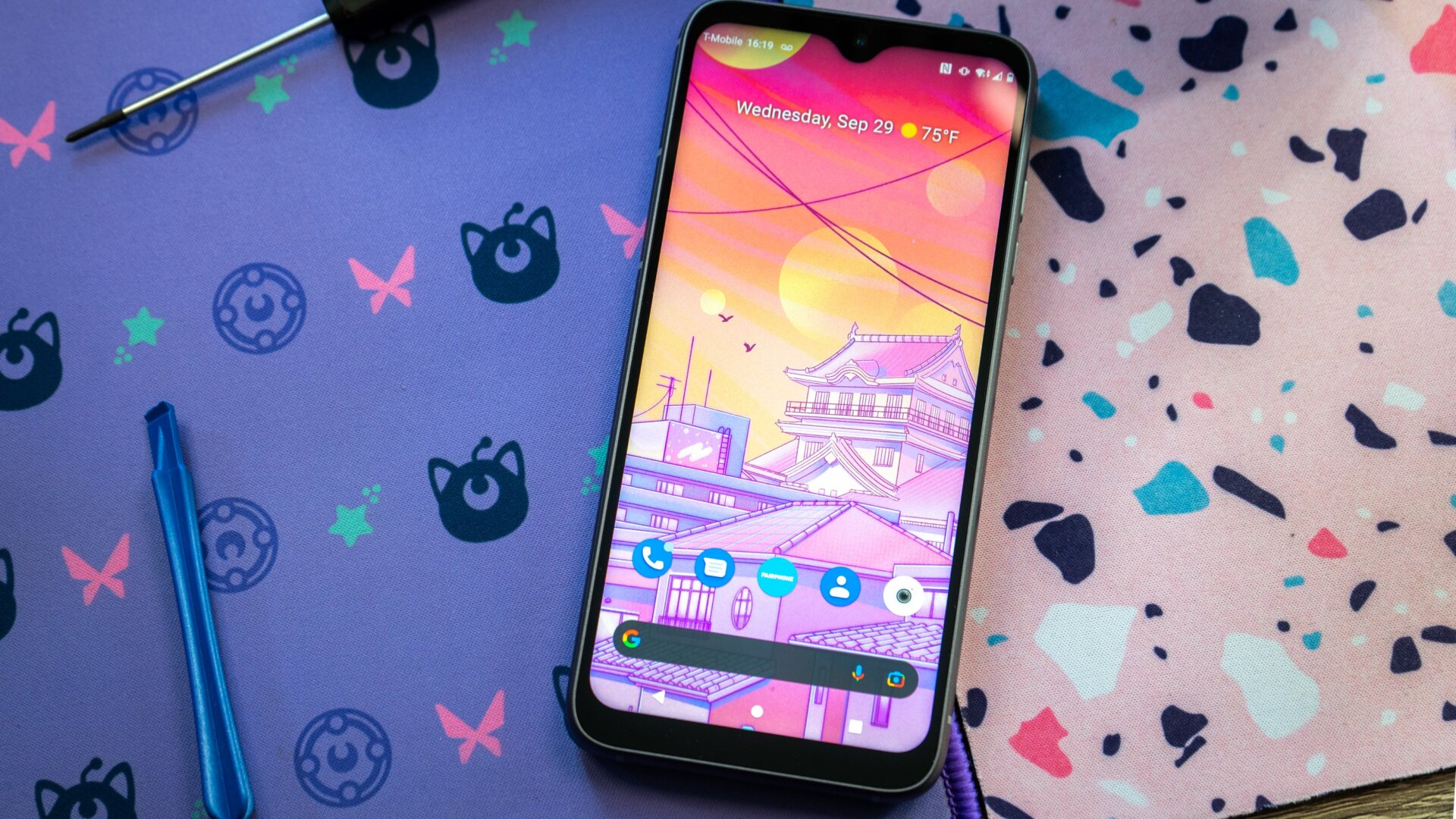 The Fairphone 4 can be easily taken apart.