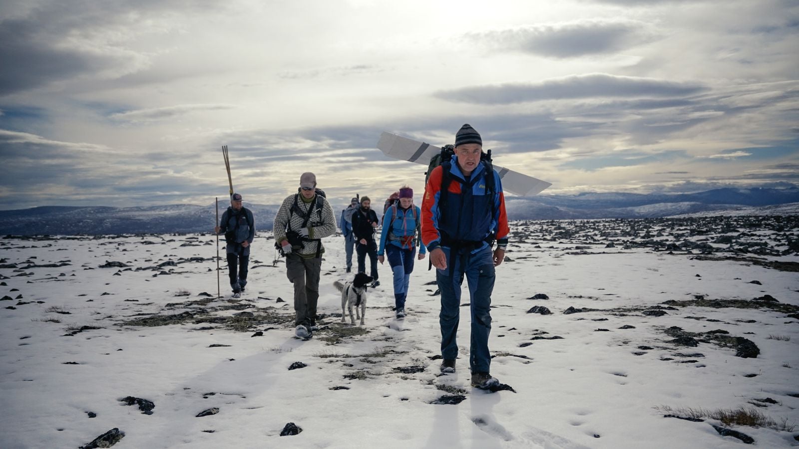 The team on their way to the Digervarden ice patch.