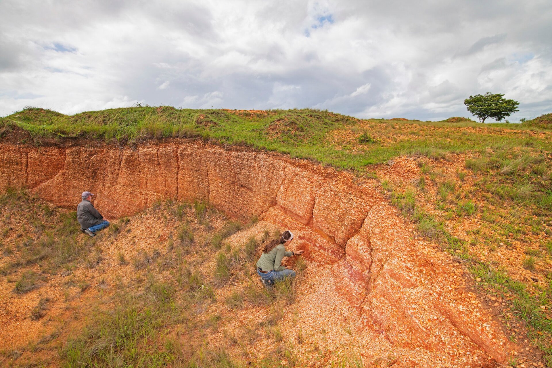 Researchers Exequiel Ezcurra (UC Riverside) and Paula Ezcurra (Climate Science Alliance) explore the exposed quarries in the lands surrounding the San Pedro Mártir River in Tabasco, Mexico, to better understand the geologic history of this region.