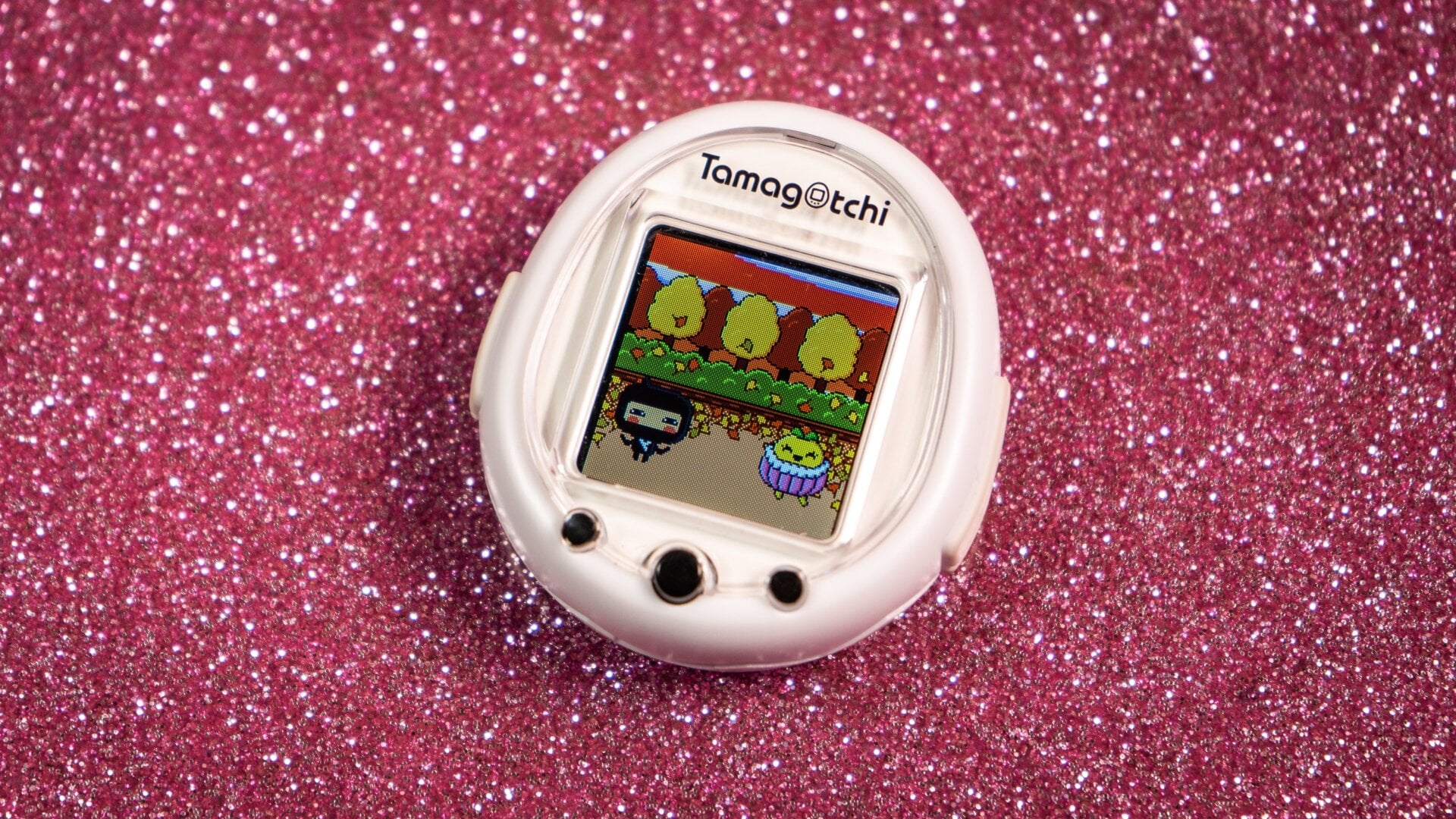 The gameplay on the Tamagotchi Smart remains similar to the other color versions, including the ability to go to the park and meet some friends!