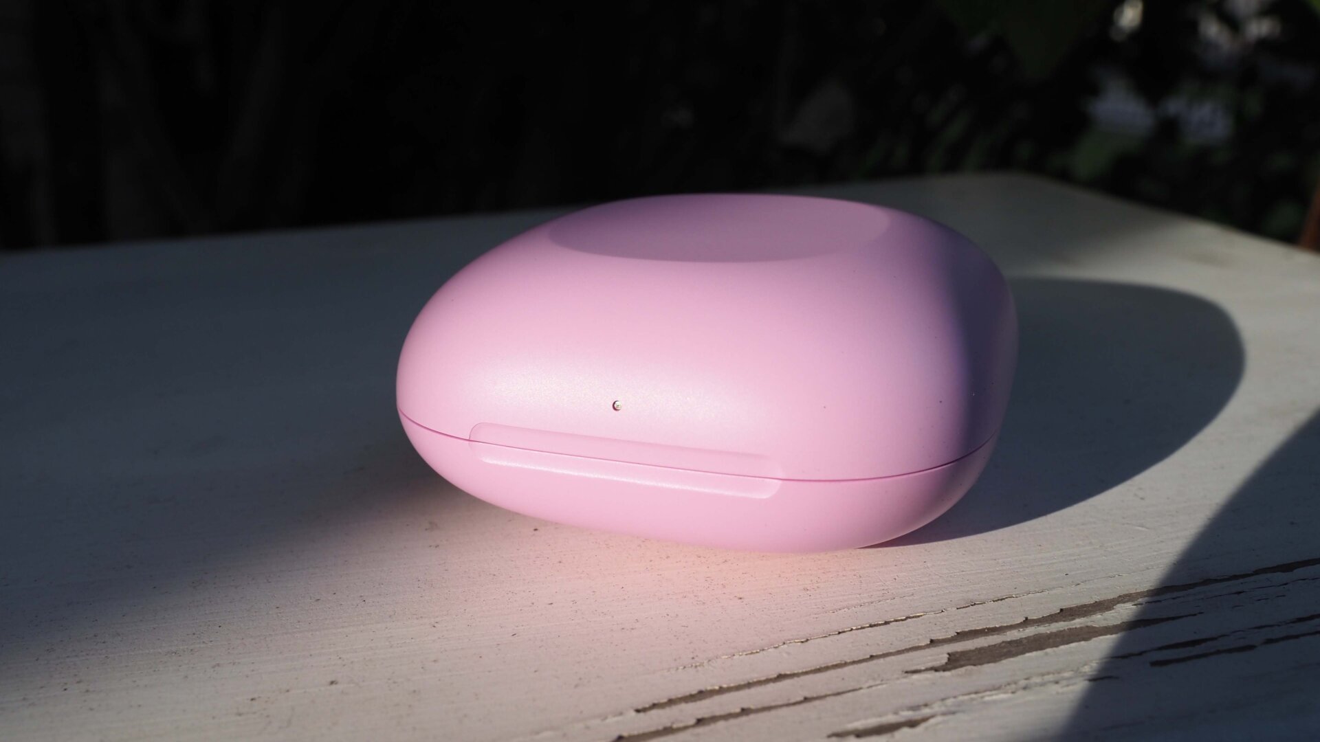 The bottom of the Beats Fit Pro looks like it would snap nicely to a Qi charger, but it doesn’t charge wirelessly.