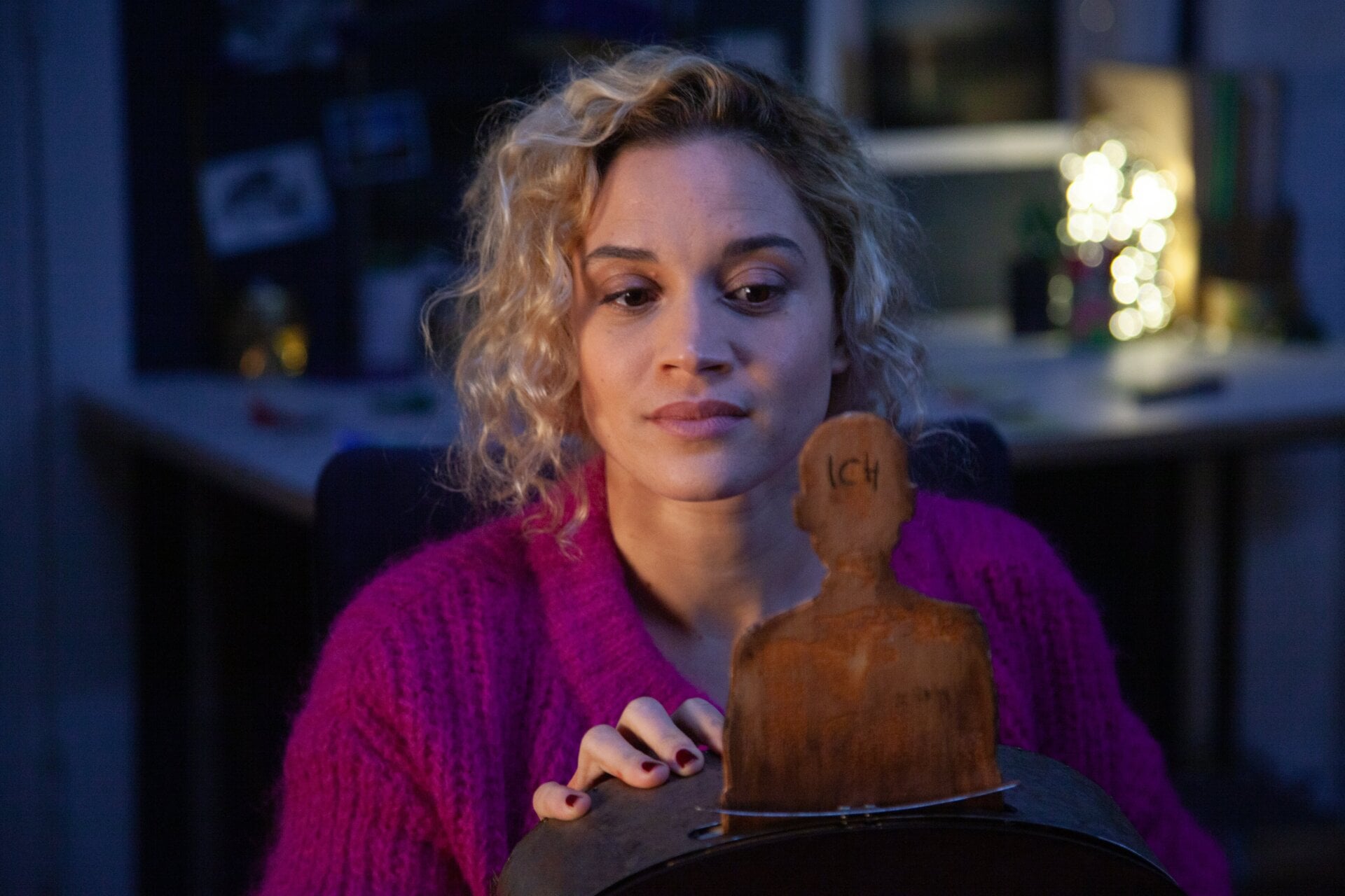 Sophie and the calendar.