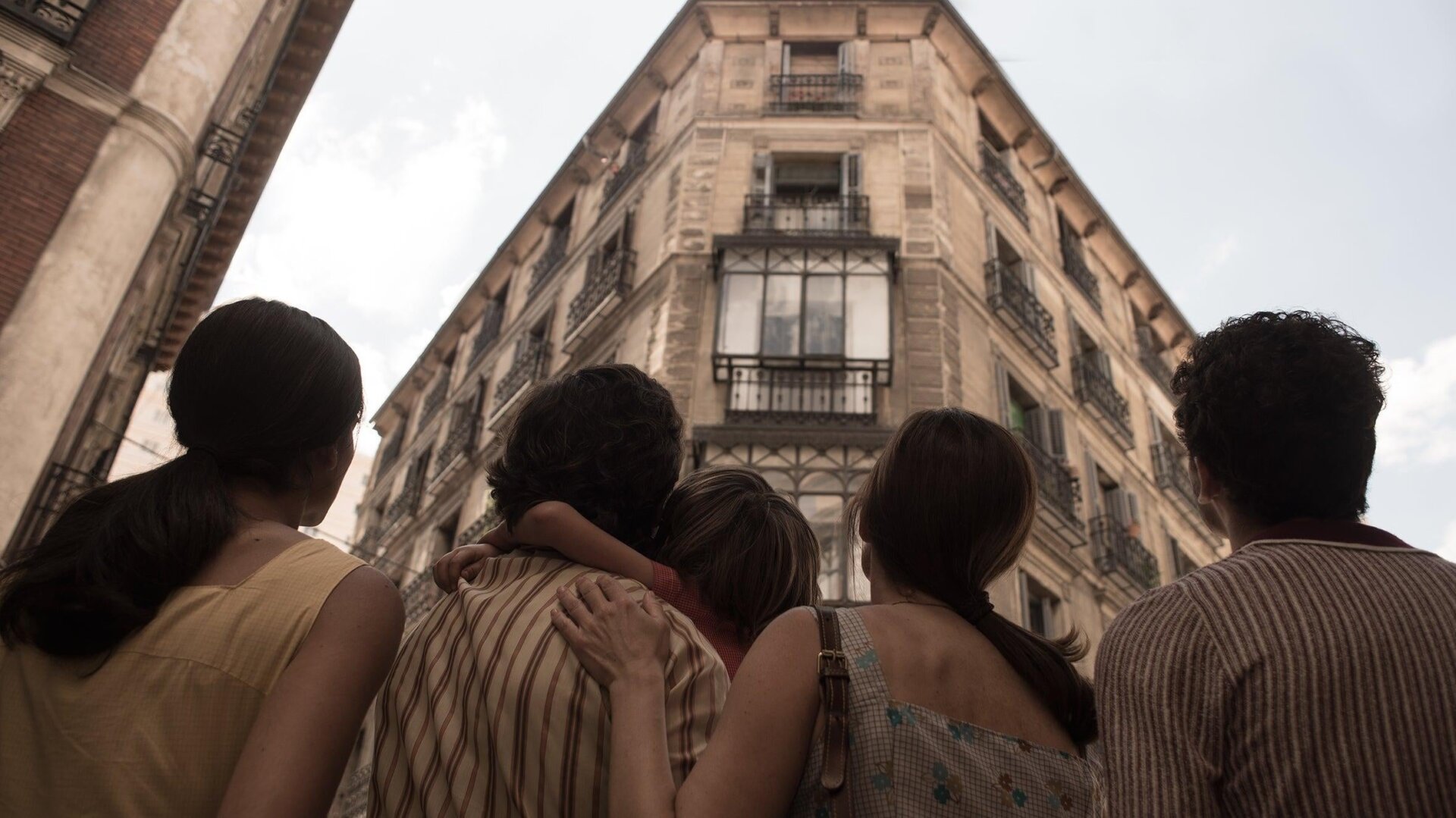 A family moves into an apartment with a bit of a ghost problem in Albert Pintó’s Spanish chiller 32 Malasana Street.