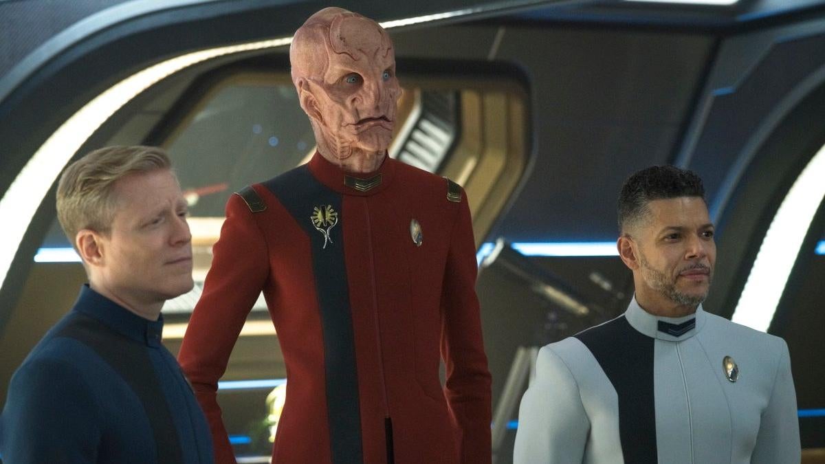 Stamets (Anthony Rapp), Saru (Doug Jones), and Culber (Wilson Cruz) on Star Trek: Discovery.