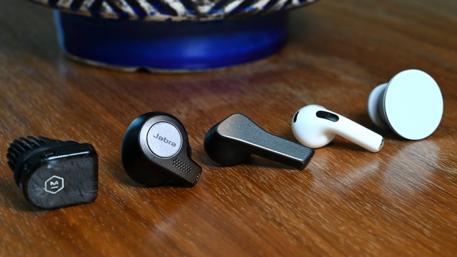 M&D MW07 Plus, Jabra Elite 75T, Lenovo Smart Wireless, AirPods Gen 3, Surface Earbuds