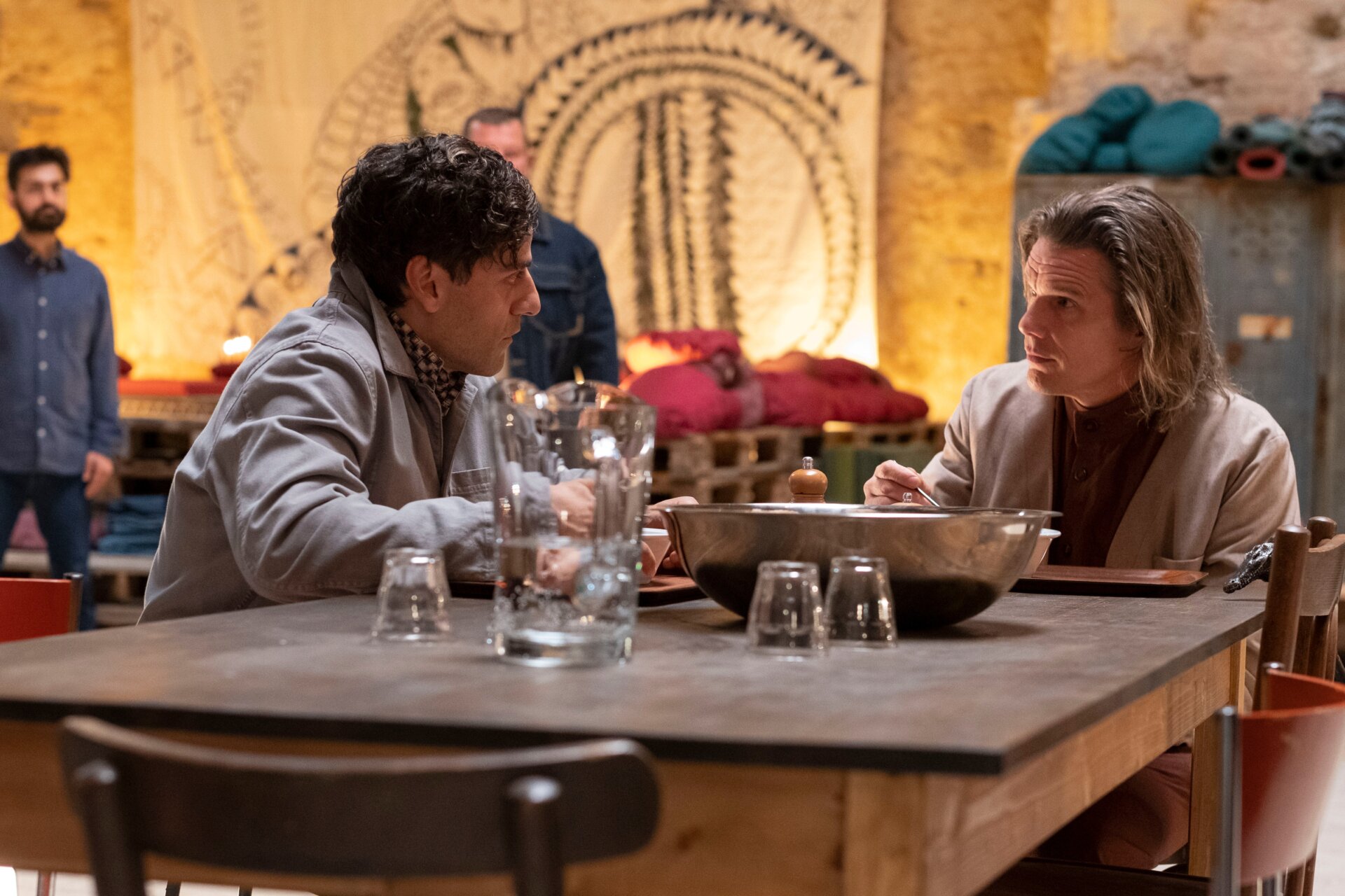 Oscar Isaac as Steven Grant and Ethan Hawke as Arthur Harrow.