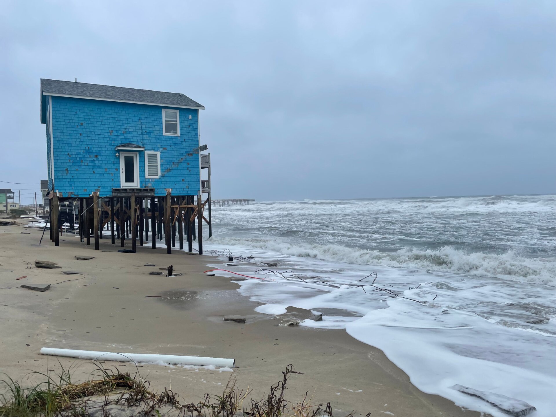 Other houses in the area are considered very vulnerable to collapse, and the National Park Service has notified the owners.