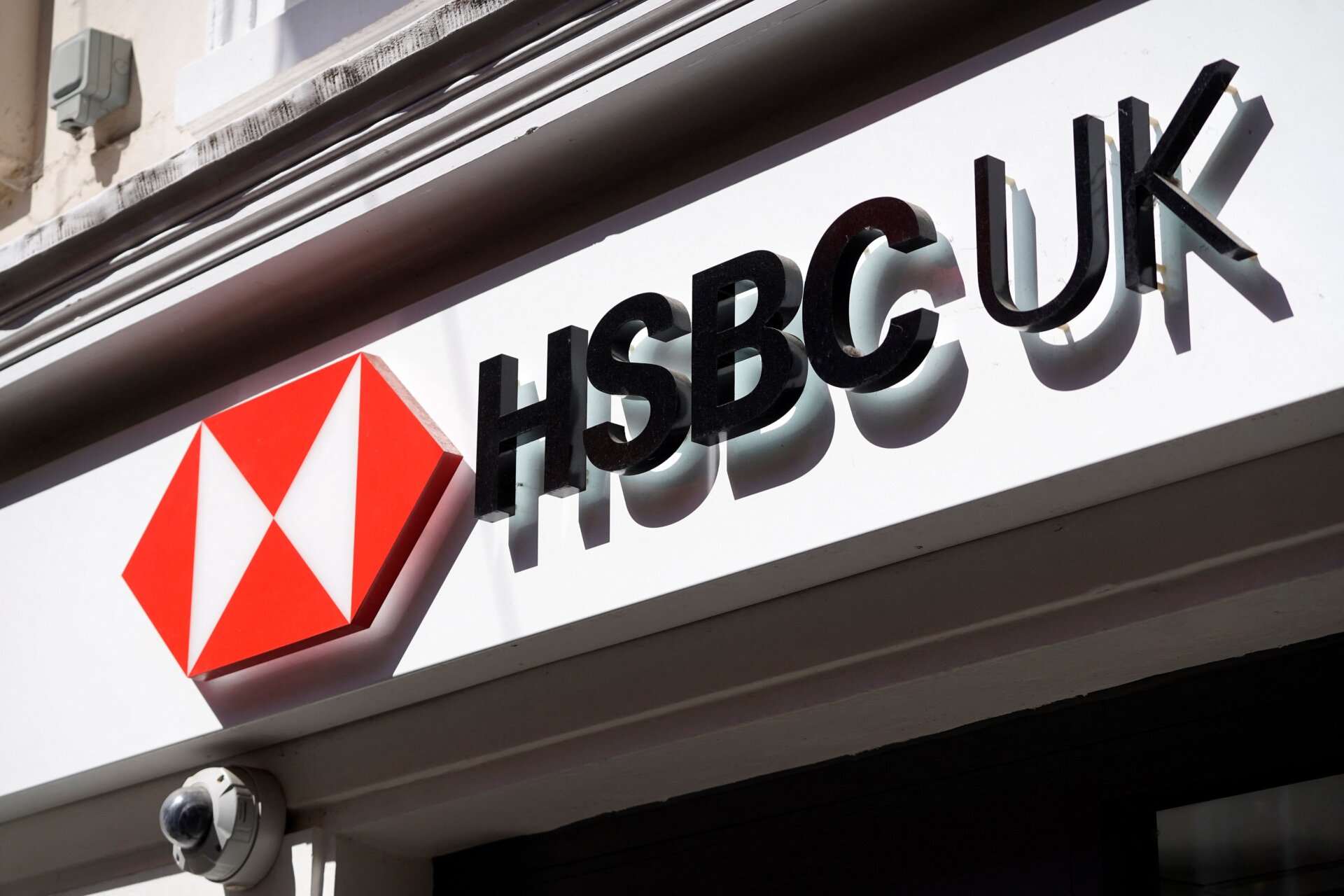 Everything is gonna be ok y’all: An HSBC exec says climate change won’t stop the Big Number from going up. Viva La Economic Growth. As long as people’s investments are safe, I can rest easy.