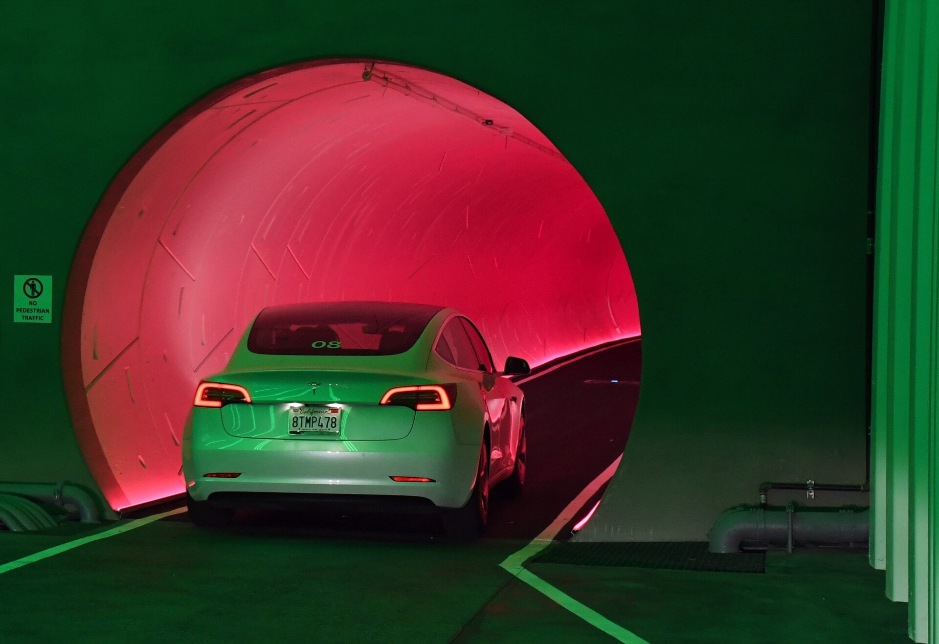 The Boring Company’s Las Vegas “loop” remains just a single lane for Tesla cars to drive slowly on, underground. Ground-breaking stuff.