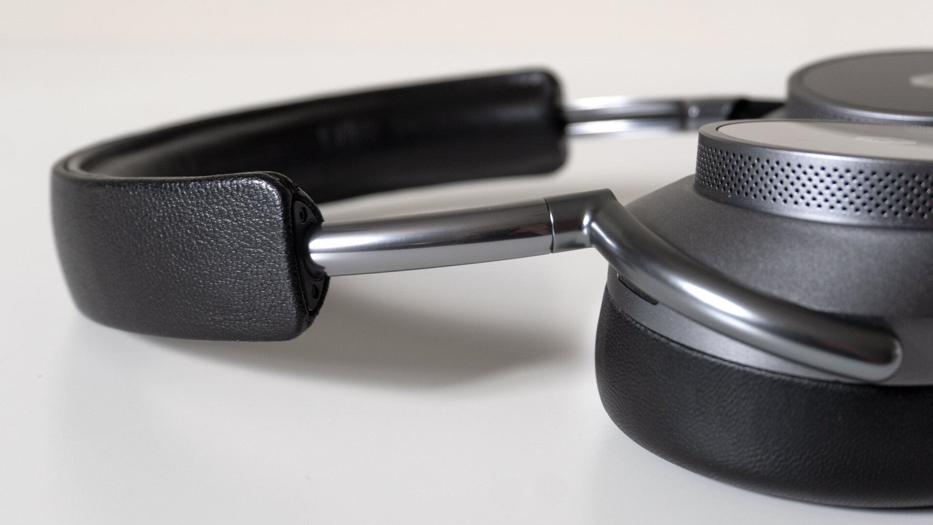 Master & Dynamic changed how the head band connects to the ear cup’s increasing flexibility and improving the fit.